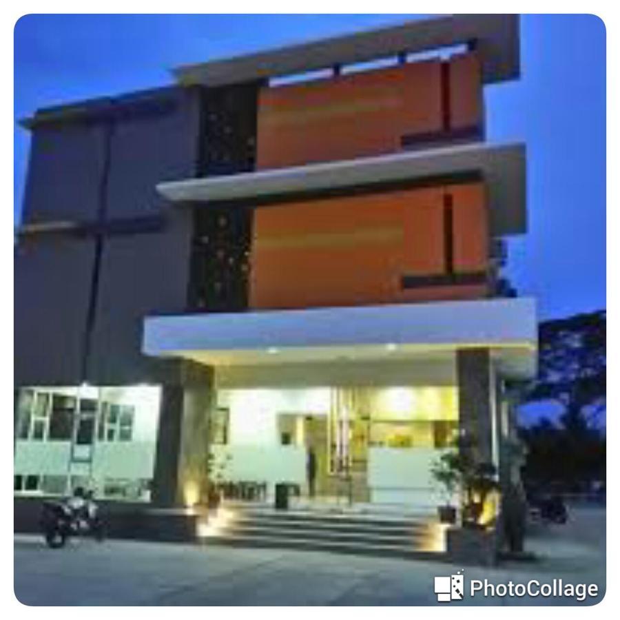 Gaia Asri Hotel Pamanukan Hilir Exteriér fotografie
