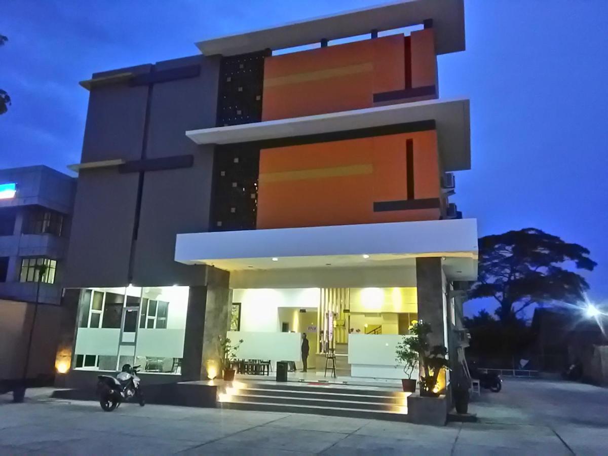 Gaia Asri Hotel Pamanukan Hilir Exteriér fotografie